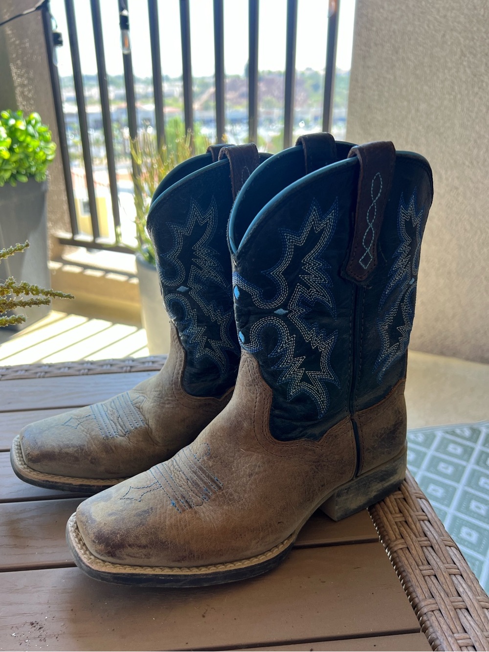 Boys Ariat Leather Western Cowboy Boots with Dark Blue Shaft